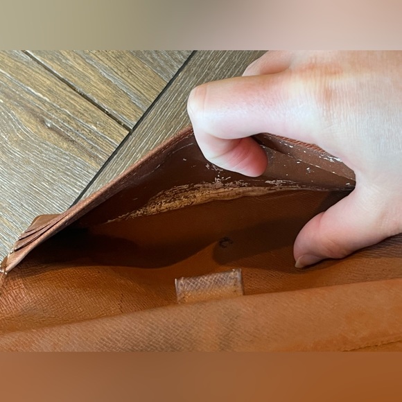 Authentic Louis Vuitton long trifold wallet - Picture 6 of 12